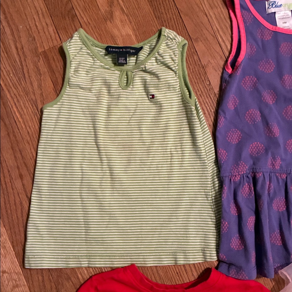 Assorted Girls 24 Month-2T Clothes: 2 Dresses, 2 Tops and 1 Nightie - Picture 2 of 13